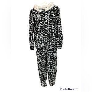 Happy Halloween Poof Skull & Crossbones Zippered Hooded Loungewear PJ Onsie Med